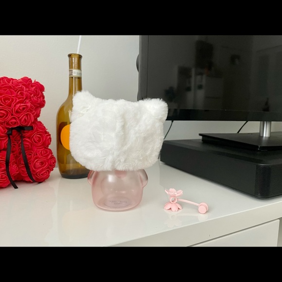 Starbucks Sakura Fuzzy Cat/ Bear Hat Cold Bottle - Picture 4 of 9